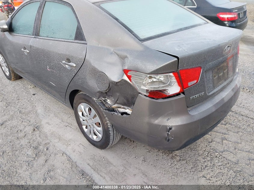 2010 KIA FORTE VIN: KNAFU4A24A5807788