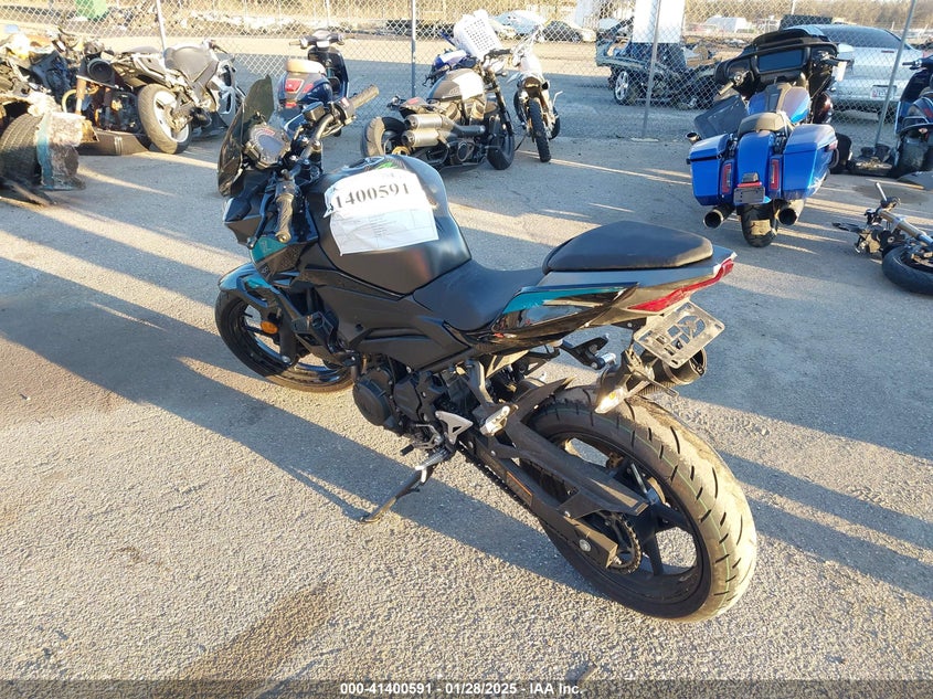 VIN JKAERKD18PDAP6656 2023 KAWASAKI ER400 D