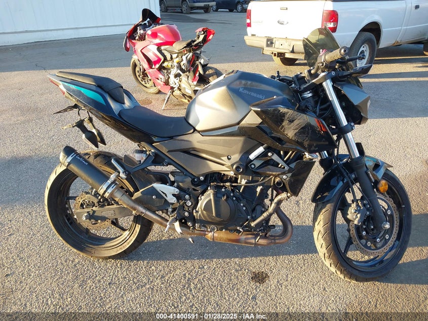 VIN JKAERKD18PDAP6656 2023 KAWASAKI ER400 D