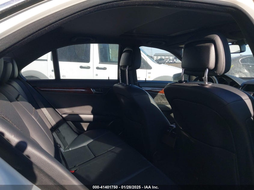 2010 MERCEDES-BENZ C VIN: WDDGF8BB2AR128141