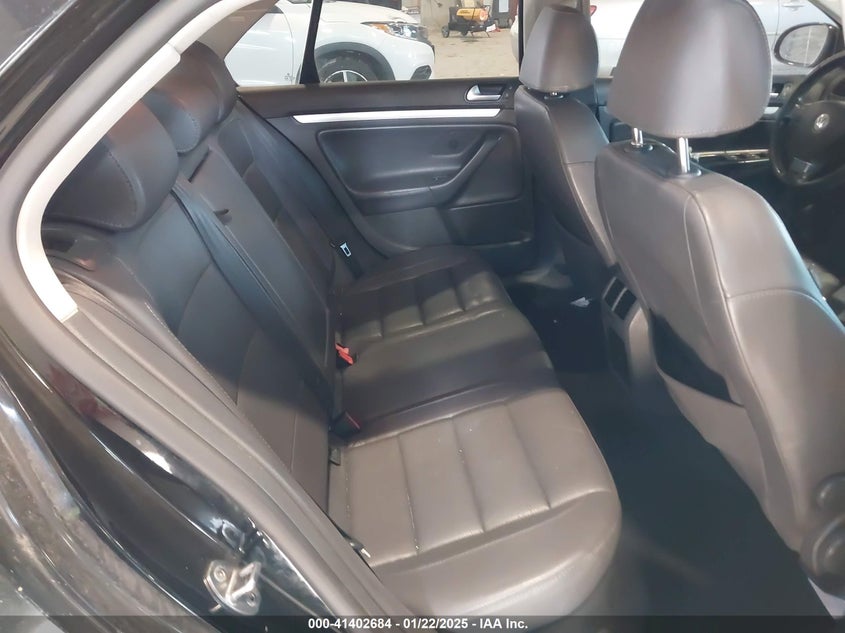 2008 VOLKSWAGEN JETTA VIN: 3VWRZ71K08M106704