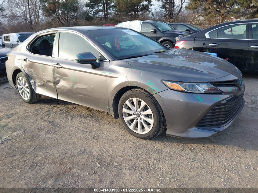 TOYOTA CAMRY LE 2018
