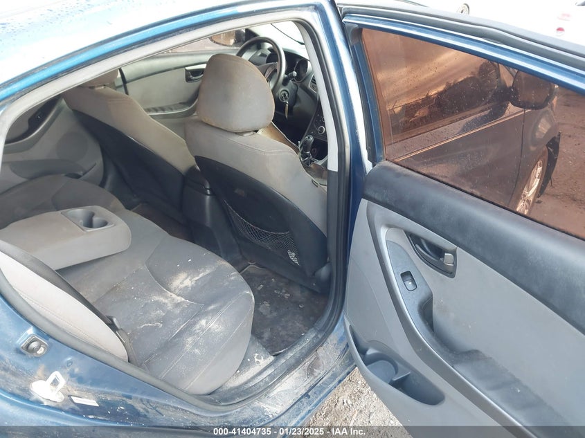 2014 HYUNDAI ELANTRA VIN: KMHDH4AE7EU031558