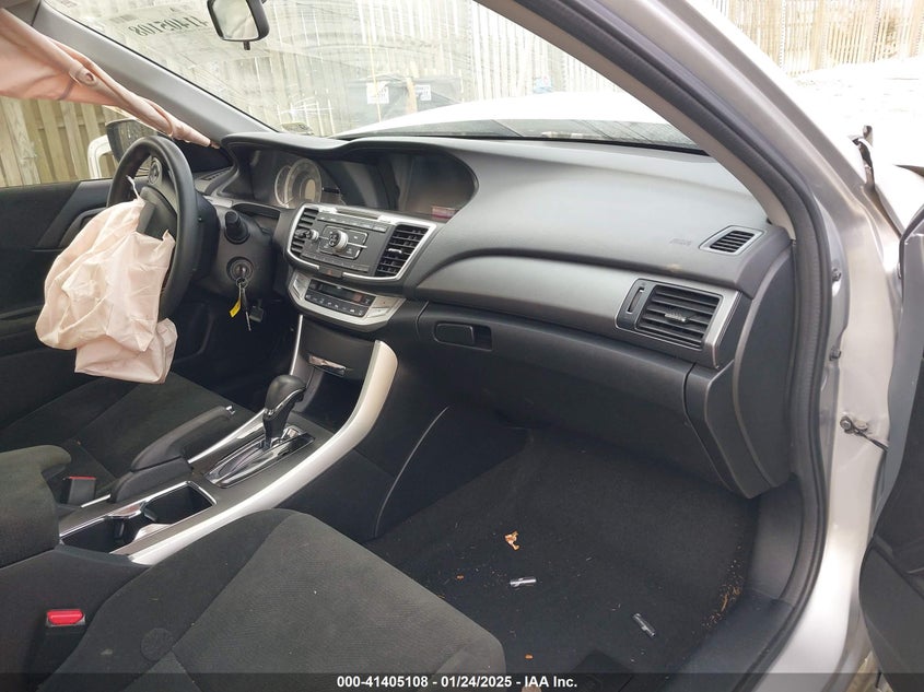 2013 HONDA ACCORD VIN: 1HGCR2F32DA152217
