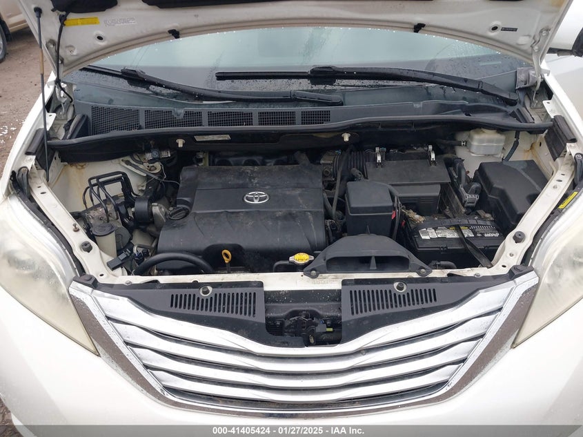 2011 TOYOTA SIENNA VIN: 5TDDK3DC8BS010051