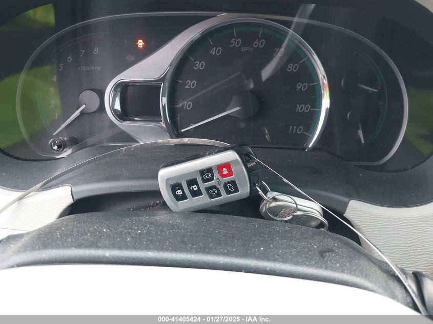 2011 TOYOTA SIENNA VIN: 5TDDK3DC8BS010051
