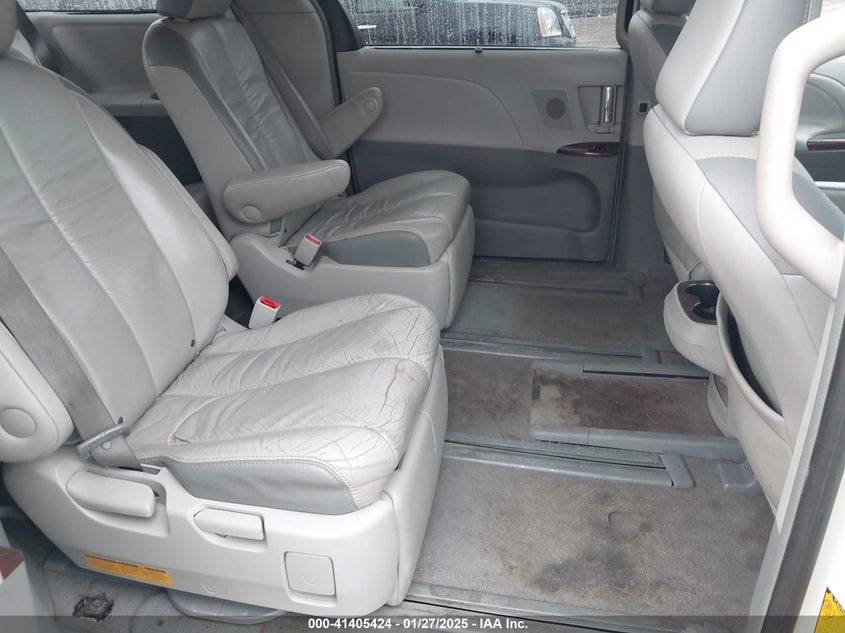 2011 TOYOTA SIENNA VIN: 5TDDK3DC8BS010051
