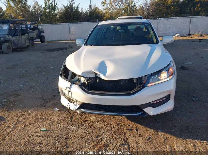 2016 HONDA ACCORD VIN: 1HGCR2F82GA048567
