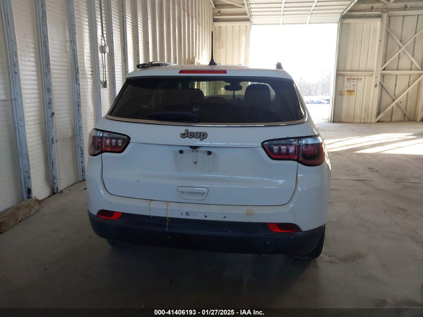 VIN 3C4NJCBB9KT654889 2019 JEEP COMPASS LATITUDE FWD
