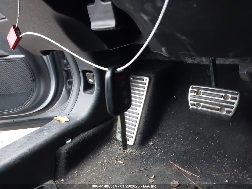 2017 HONDA ACCORD VIN: 1HGCR2F12HA182547