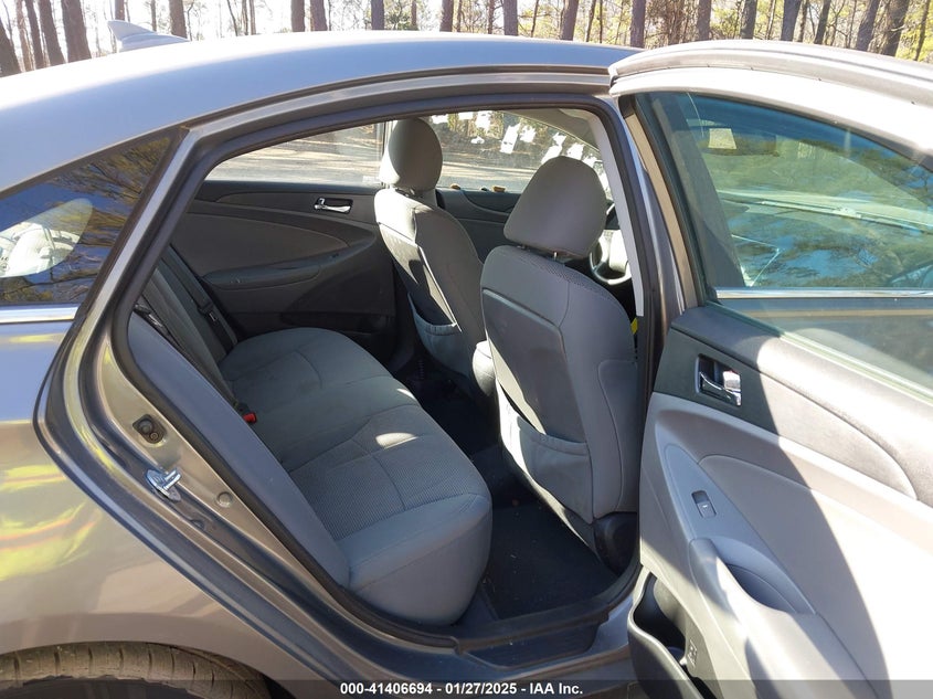 2013 HYUNDAI SONATA VIN: 5NPEB4AC5DH744010