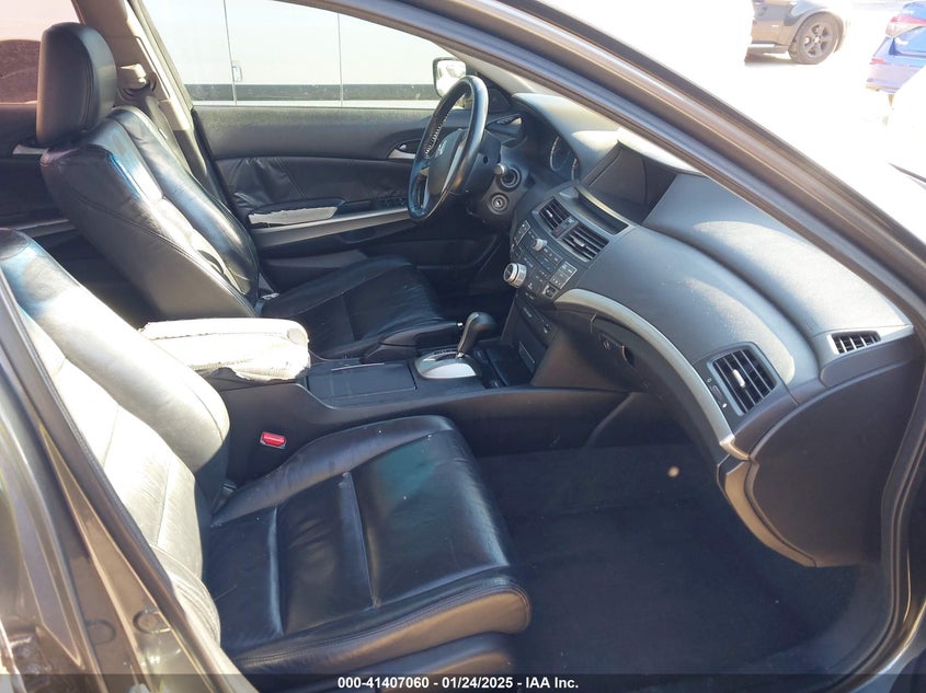 2009 HONDA ACCORD VIN: 1HGCP26899A125895