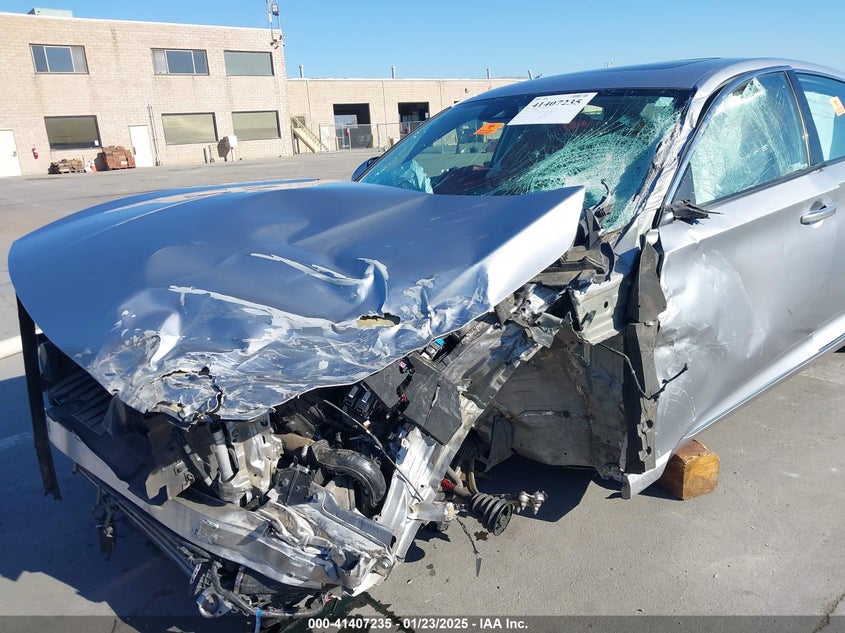 2018 HONDA ACCORD VIN: 1HGCV1F96JA104550