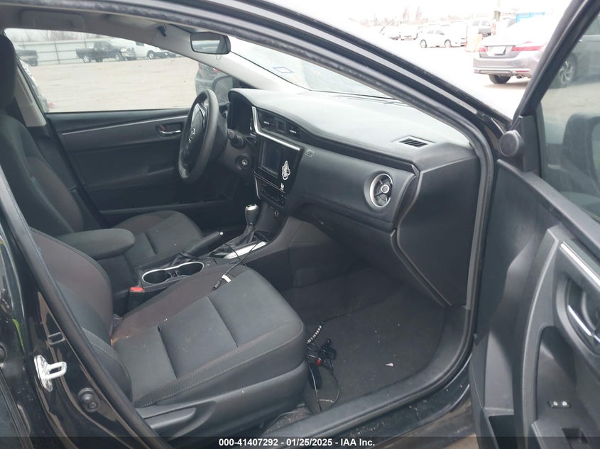 2019 TOYOTA COROLLA LE - 2T1BURHE3KC237849