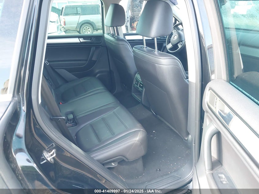 2013 VOLKSWAGEN TOUAREG VR6 SPORT - WVGEF9BP9DD000673
