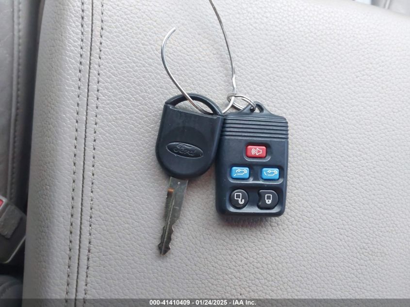 2007 Ford Expedition Limited VIN: 1FMFU205X7LA45960 Lot: 41410409