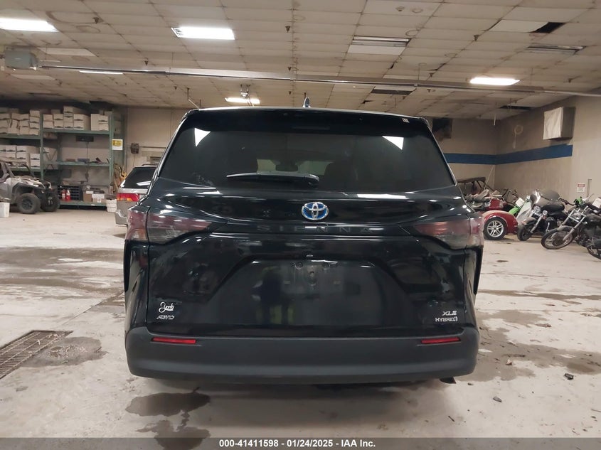 2024 TOYOTA SIENNA XLE - 5TDYSKFC0RS115377