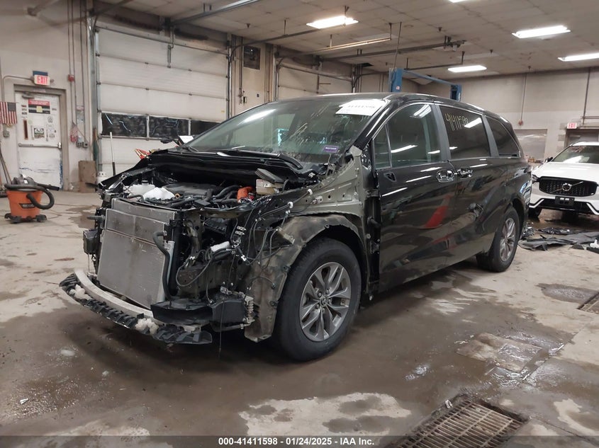 2024 TOYOTA SIENNA XLE - 5TDYSKFC0RS115377