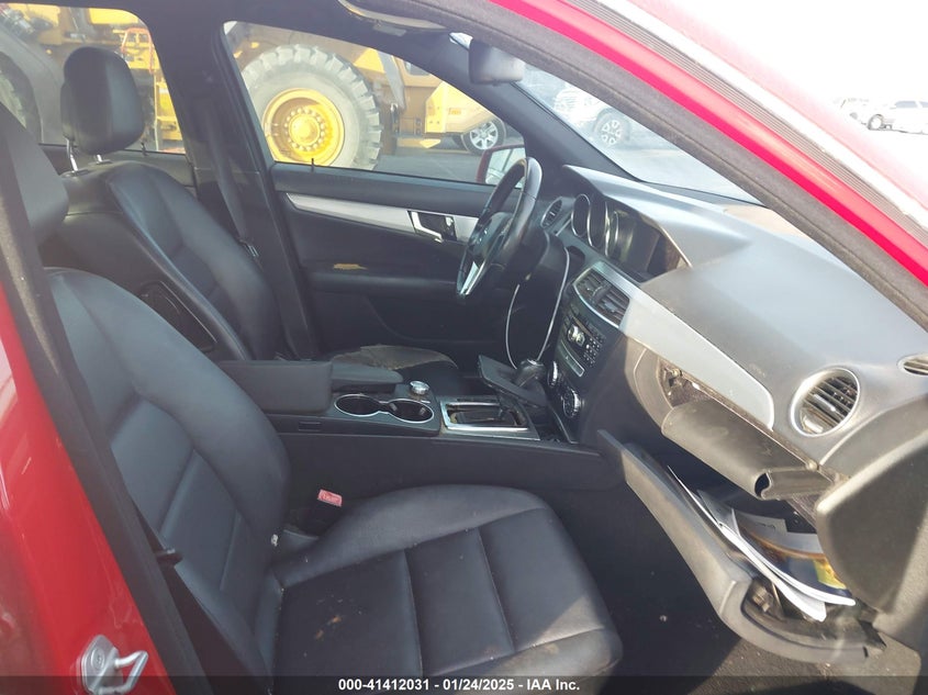 2013 MERCEDES-BENZ C 250 LUXURY/SPORT - WDDGF4HBXDR275747