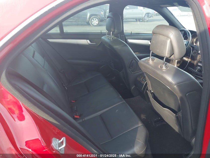 2013 MERCEDES-BENZ C 250 LUXURY/SPORT - WDDGF4HBXDR275747