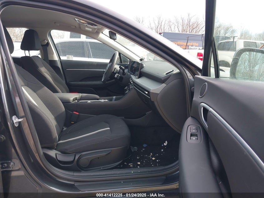 2025 HYUNDAI SONATA VIN: KMHL64JA6SA437391