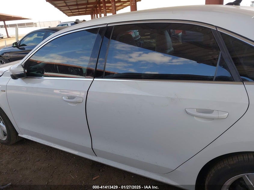 2015 VOLKSWAGEN PASSAT VIN: 1VWAT7A39FC109381