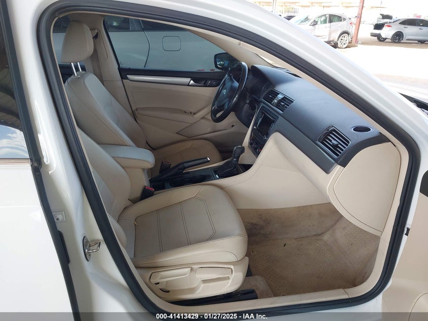 2015 VOLKSWAGEN PASSAT VIN: 1VWAT7A39FC109381