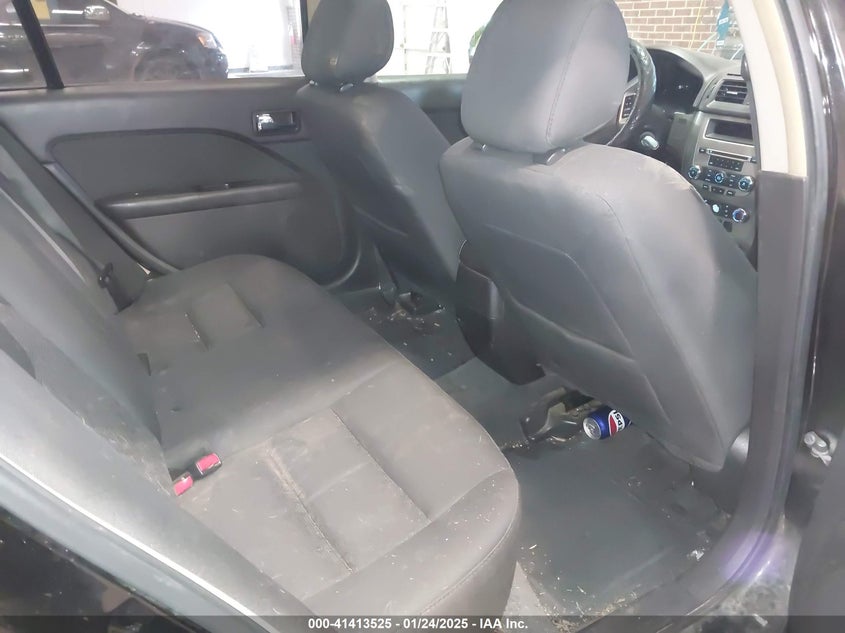 2011 FORD FUSION VIN: 3FAHP0HA8BR229076