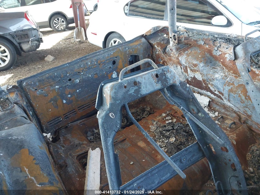 2008 Jeep Wrangler X VIN: 1J4FA24138L605477 Lot: 41413732