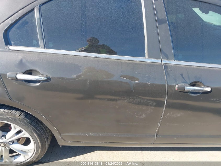 2010 FORD FUSION VIN: 3FAHP0HA1AR122577