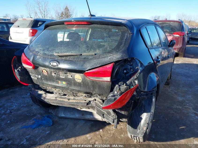 2016 KIA FORTE 5-DOOR VIN: KNAFK5A87G5652372