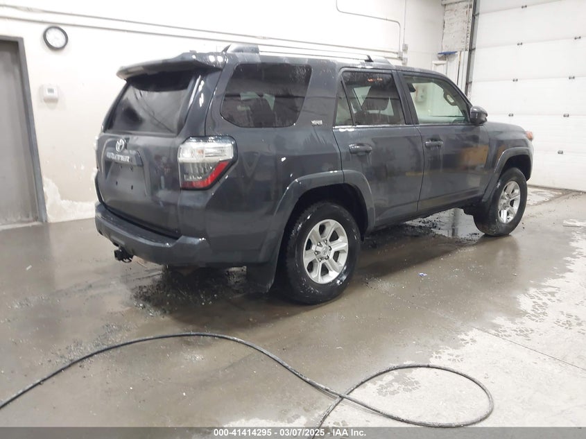 VIN JTEMU5JR7R6267593 2024 TOYOTA 4RUNNER SR5