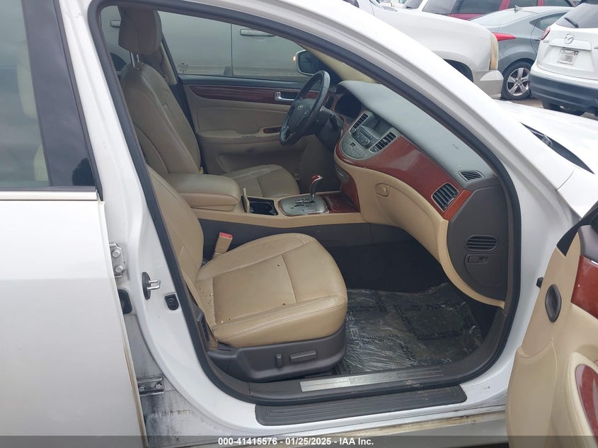 2013 HYUNDAI GENESIS 3.8 - KMHGC4DD3DU209270