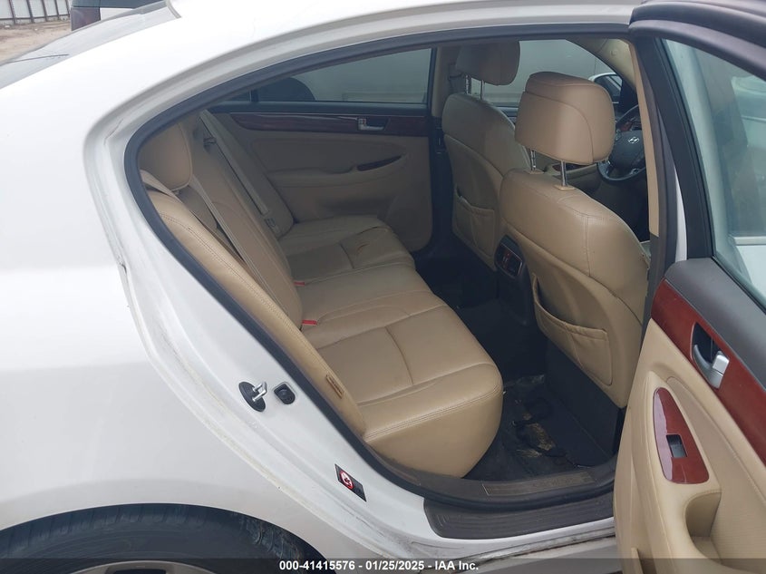 2013 HYUNDAI GENESIS 3.8 - KMHGC4DD3DU209270