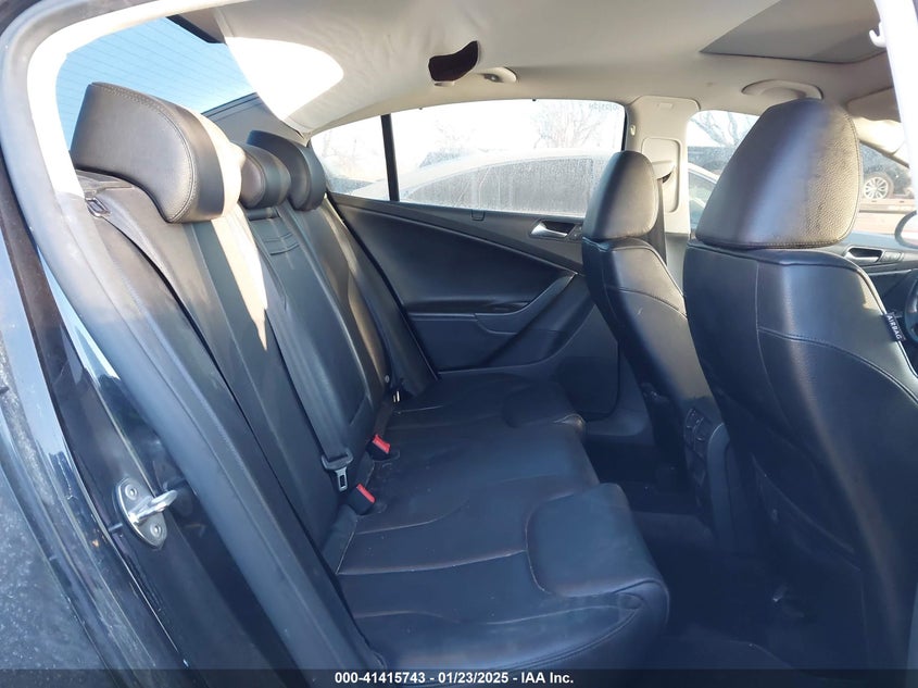 2009 VOLKSWAGEN PASSAT VIN: WVWJK73C49P041409