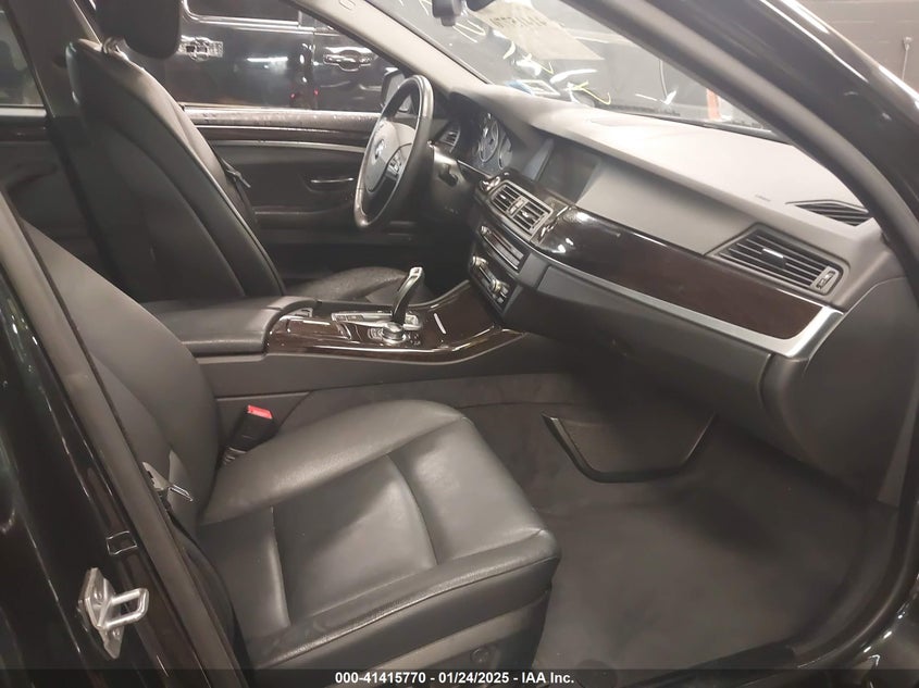 2013 BMW 528I VIN: WBAXH5C53DD113318