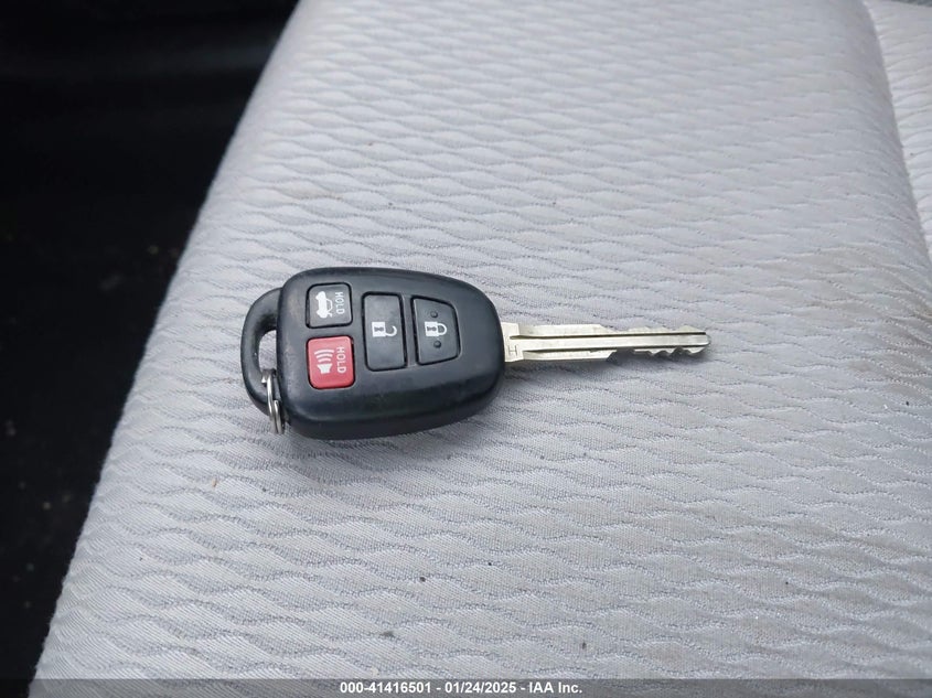 2014 TOYOTA COROLLA VIN: 5YFBURHE0EP135641