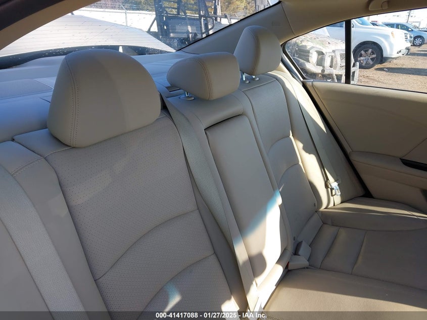 2013 HONDA ACCORD VIN: 1HGCR2F86DA118177