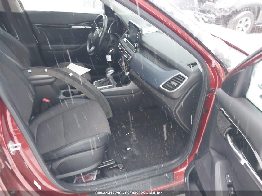 2021 KIA SELTOS VIN: KNDEUCAAXM7120503