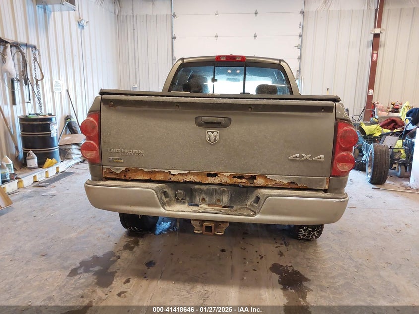 2007 Dodge Ram 1500 Slt/Trx4 Off Road/Sport VIN: 1D7HU18P87S241730 Lot: 41418646