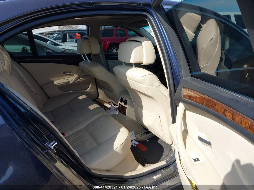 2009 BMW 528I VIN: WBANU53559C122165
