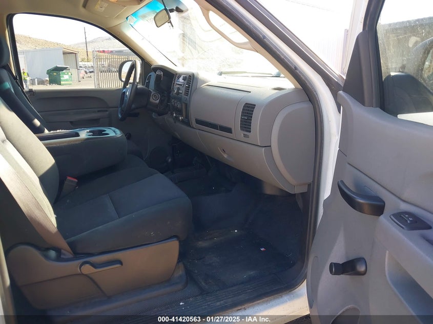 2011 CHEVROLET SILVERADO 1500 VIN: 3GCPKPE37BG406098
