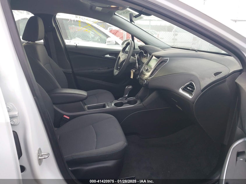 2019 CHEVROLET CRUZE VIN: 1G1BE5SM3K7146452
