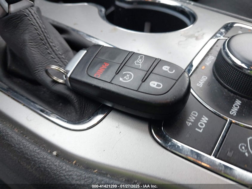 2019 JEEP GRAND CHEROKEE OVERLAND 4X4 - 1C4RJFCG6KC726690