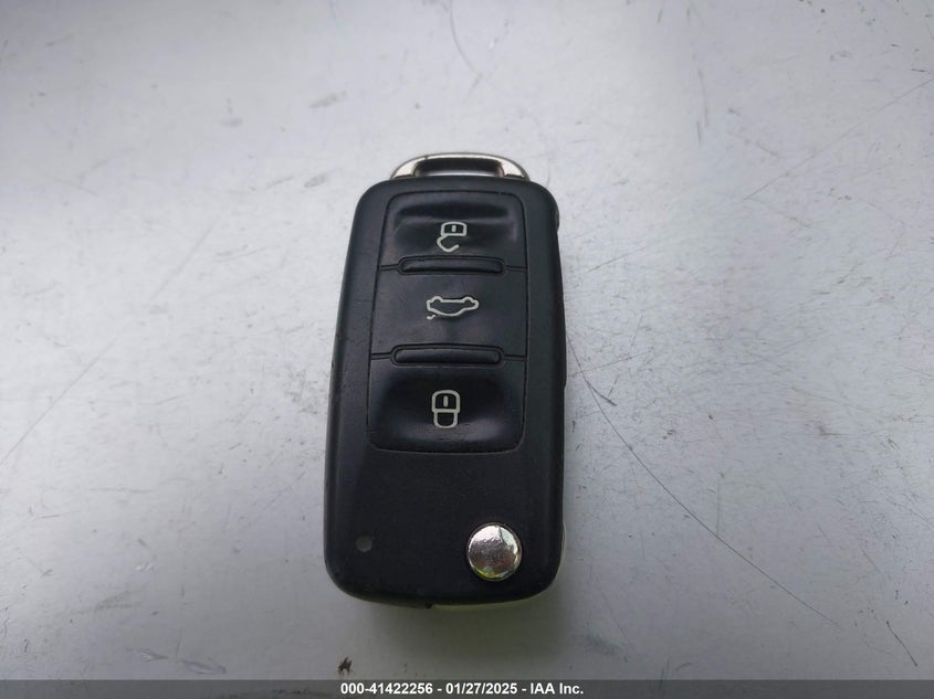 2013 VOLKSWAGEN JETTA 2.5L SEL - 3VWLP7AJ4DM355195