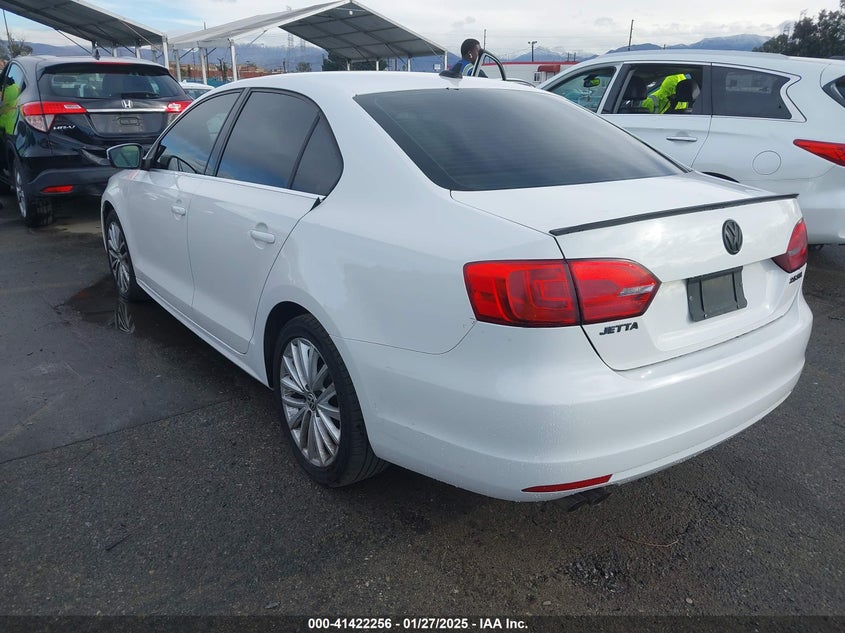2013 VOLKSWAGEN JETTA 2.5L SEL - 3VWLP7AJ4DM355195