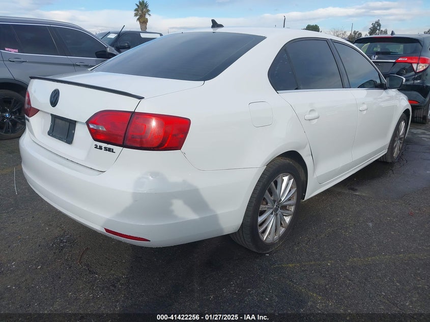 2013 VOLKSWAGEN JETTA 2.5L SEL - 3VWLP7AJ4DM355195