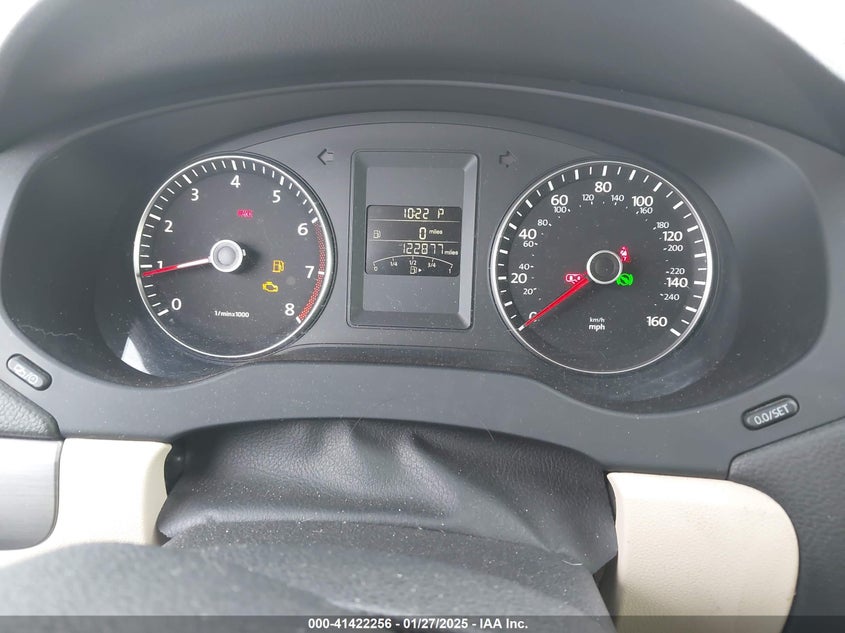 2013 VOLKSWAGEN JETTA 2.5L SEL - 3VWLP7AJ4DM355195