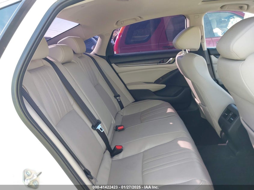 2018 HONDA ACCORD VIN: 1HGCV1F92JA169301