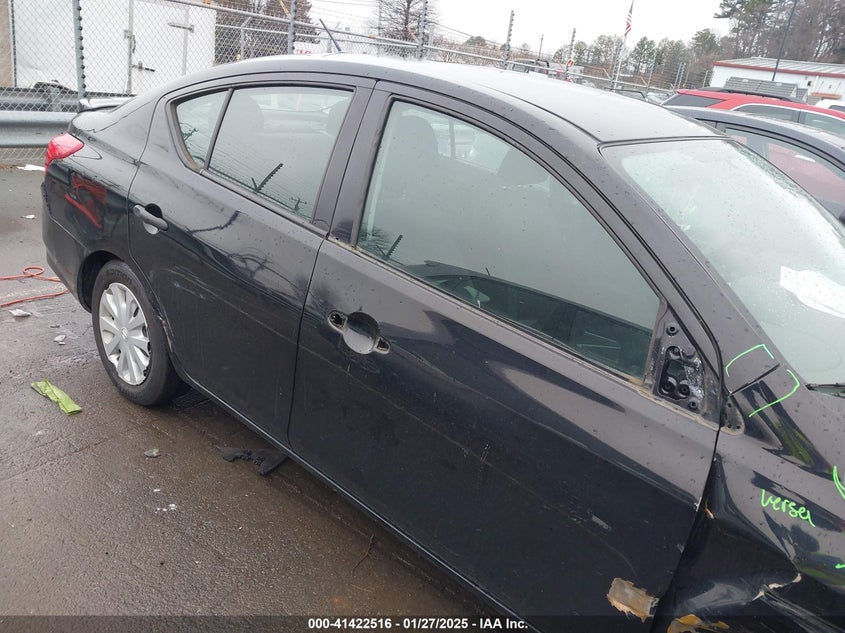 2019 Nissan Versa 1.6 S+ VIN: 3N1CN7AP5KL821011 Lot: 41422516